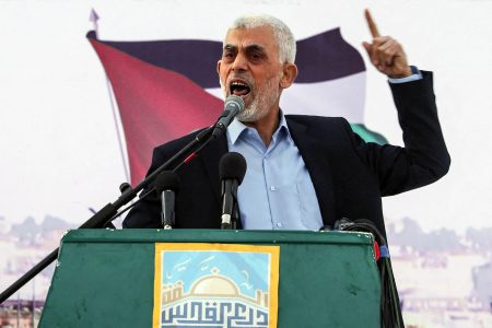 پیام رهبر انقلاب اسلامی در پی شهادت مجاهد قهرمان، فرمانده «یحیی السنوار»