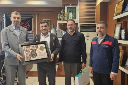 دیدار فرمانده حوزه مقاومت بسیج شهید بقایی با مهندس محمدی مدیر عامل شرکت فولاد اکسین خوزستان
